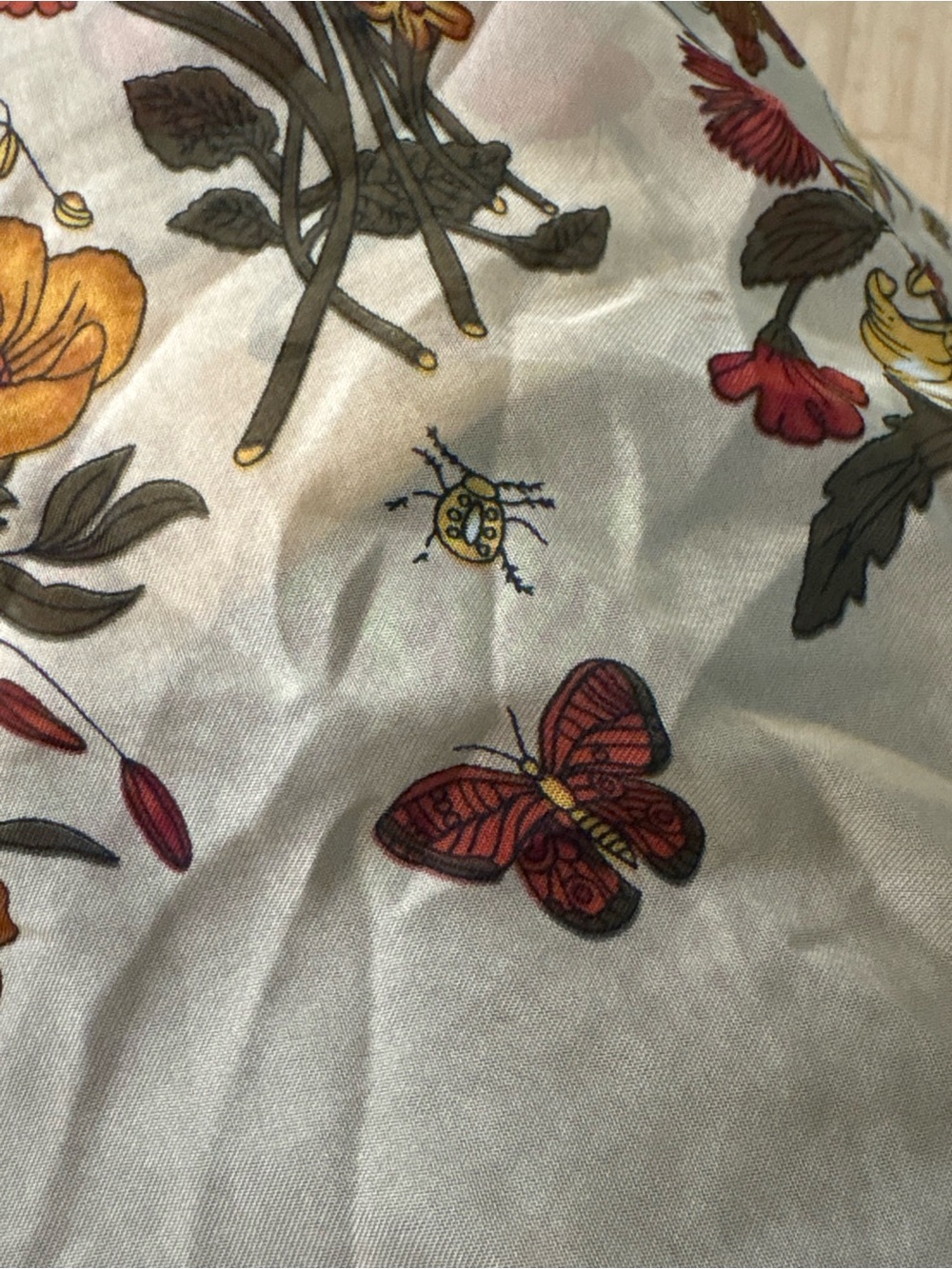 Gucci Vintage Silk Scarf Made in Italy - Picture 5 of 9